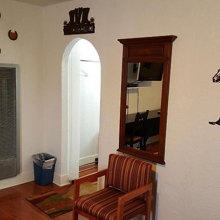 Deluxe Inn Seligman Room photo