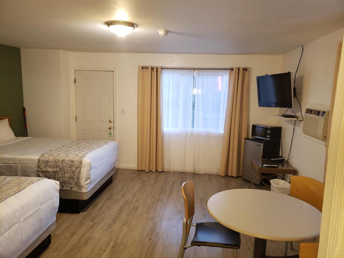 Deluxe Inn Seligman Exterior photo