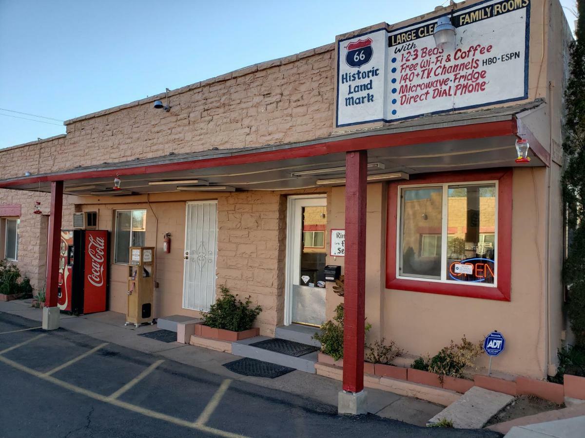 Deluxe Inn Seligman Exterior photo